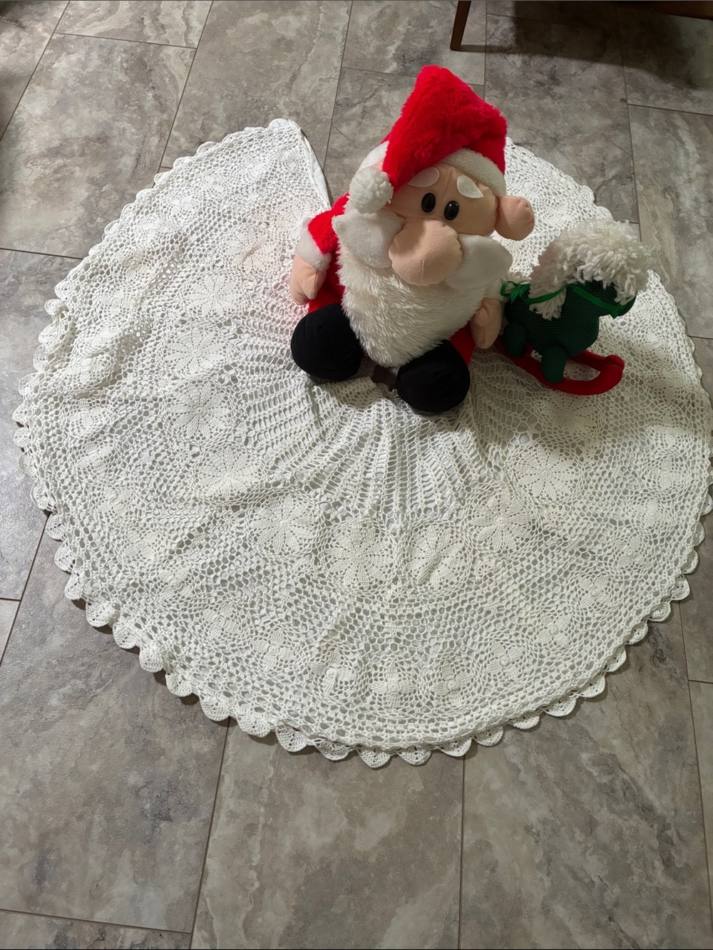 Vintage 8'White Crochet Round Tree Skirt - ZIGGY STYLE PLUSH SANTA & HOBBY HORSE